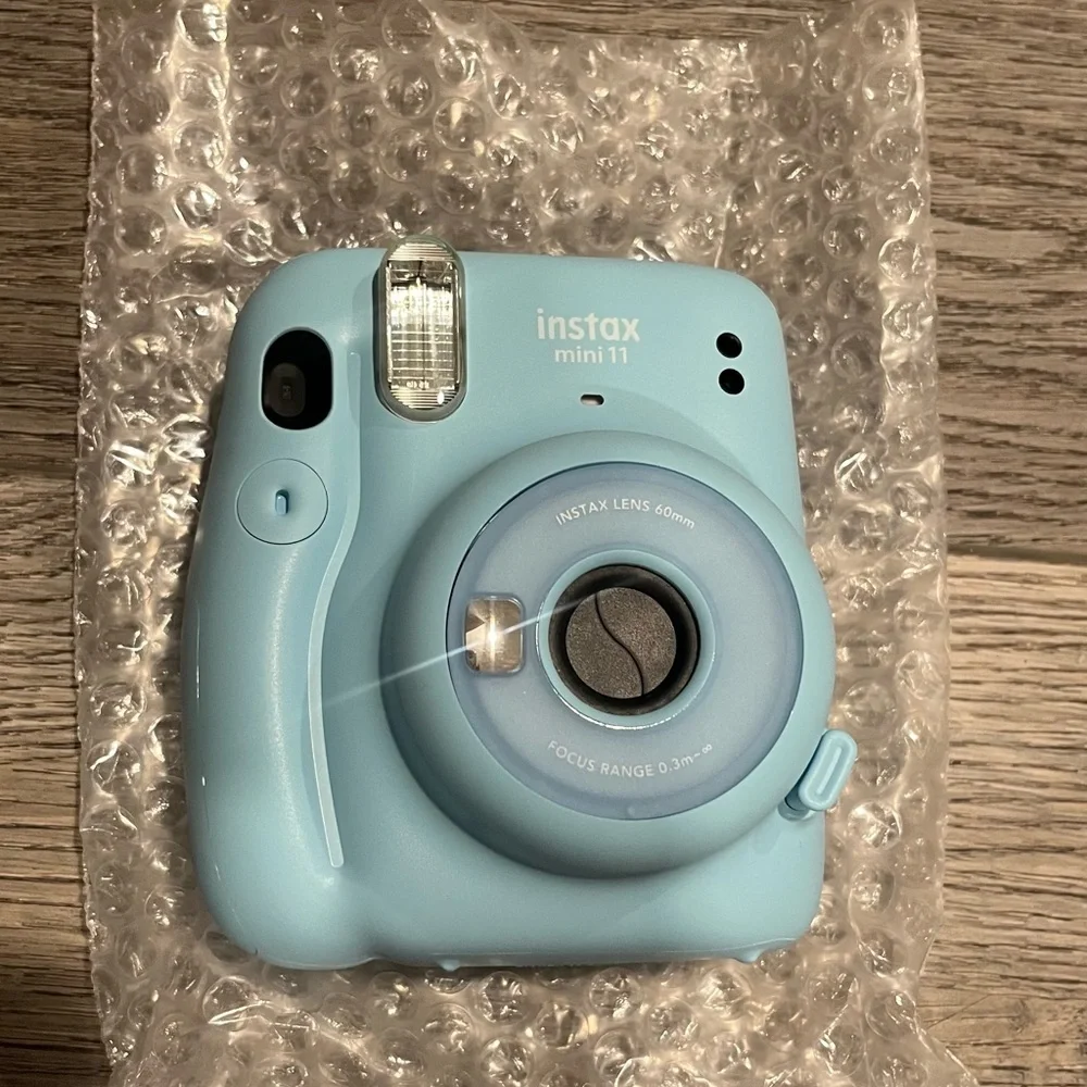Fujifilm Instax Mini 11 Polaroid Instant Camera Bundle - Sky Blue.